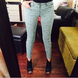 Camo skinny jeans-leggings!
